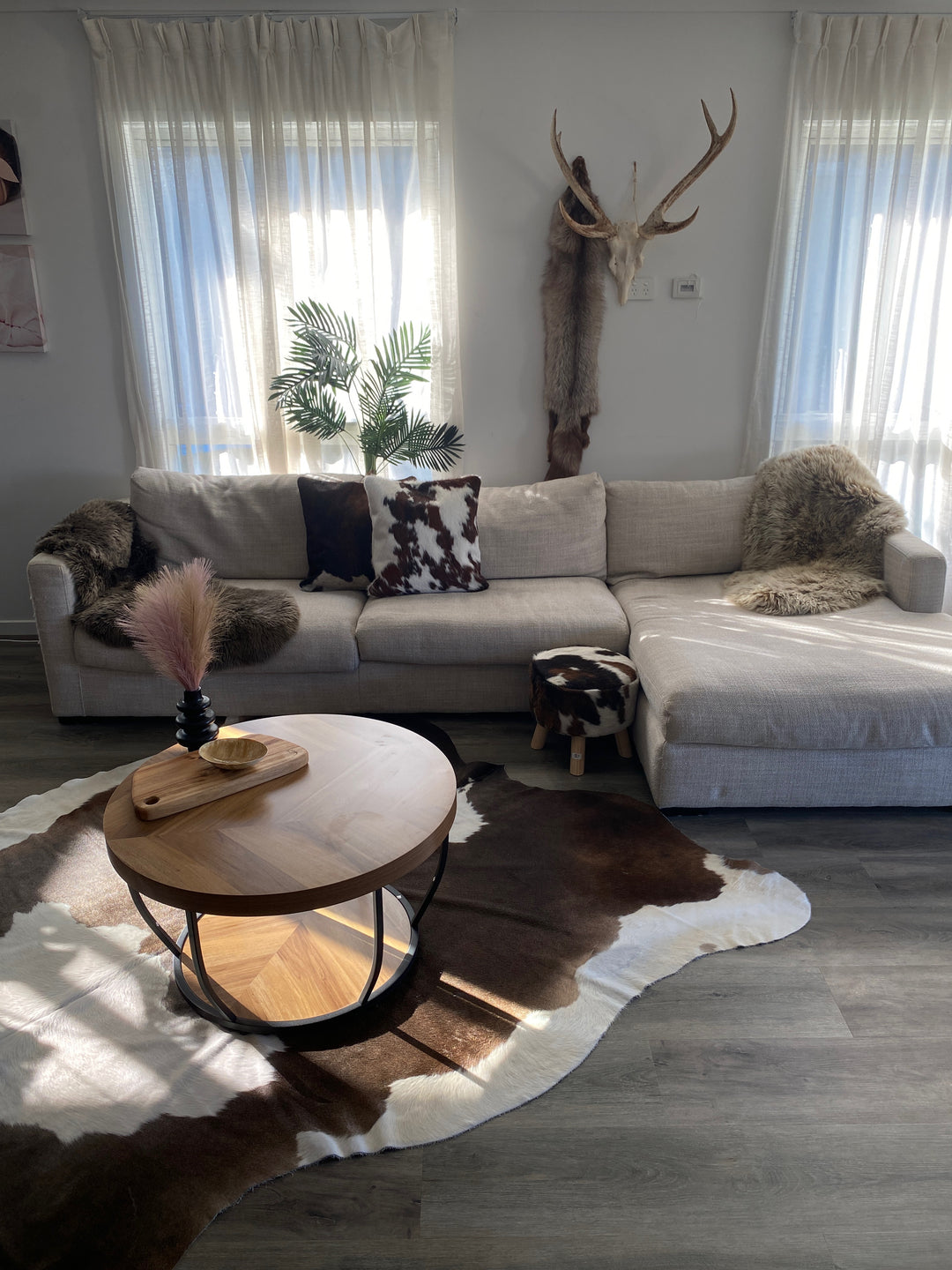 HOME & LIVING
