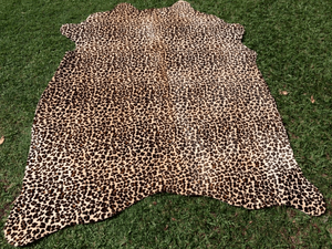 Open image in slideshow, Cowhides - Printed
