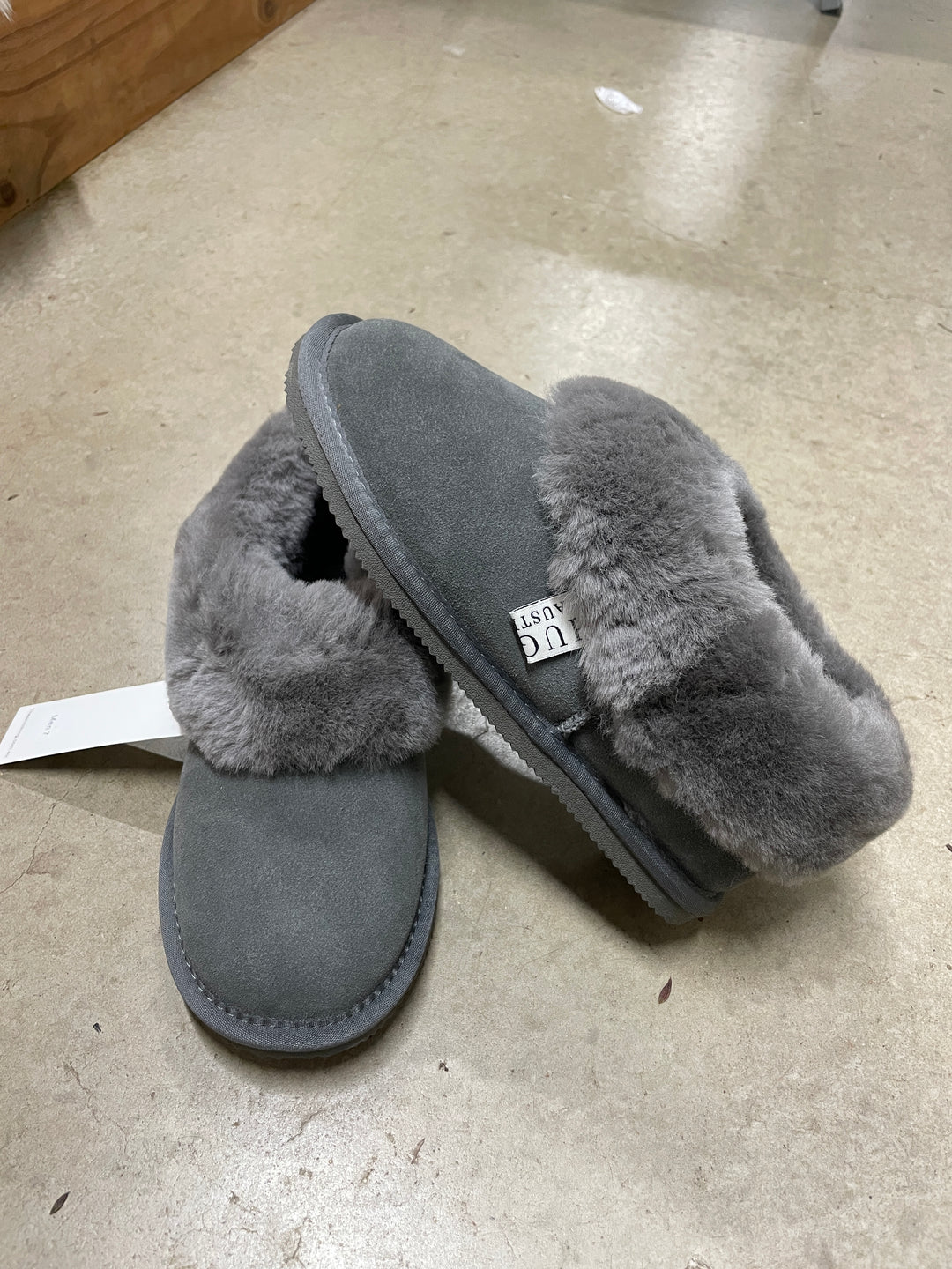 HUGLIE Slippers - Plush Womens
