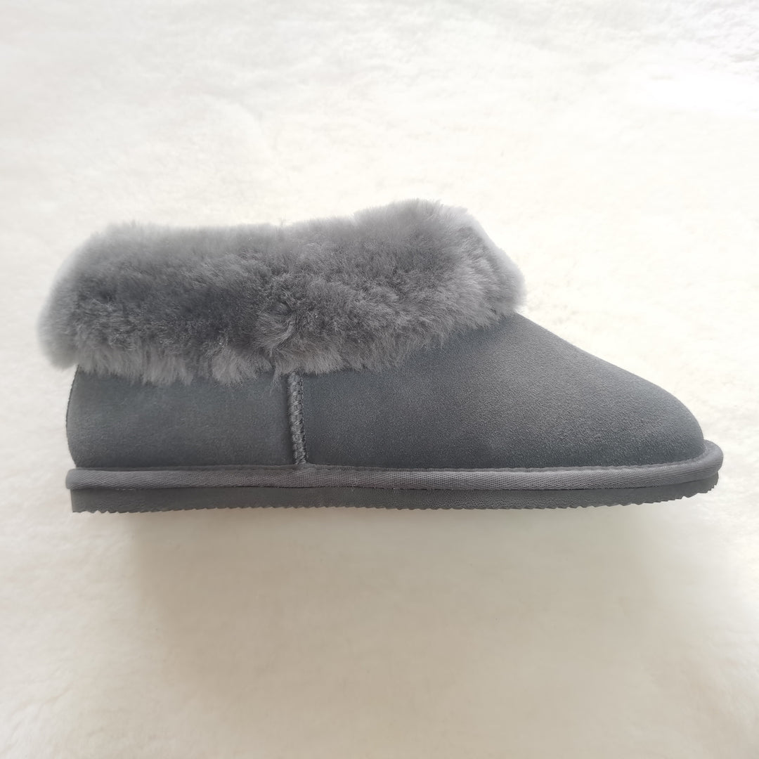 HUGLIE Slippers - Plush Womens