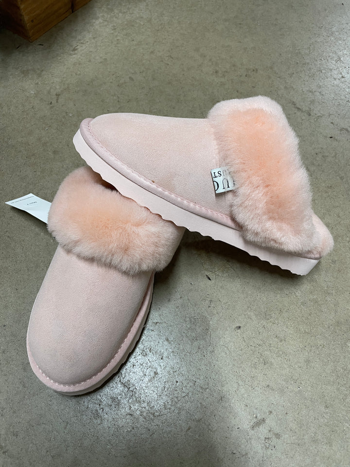 HUGLIE Slippers - Cozee Scuffs