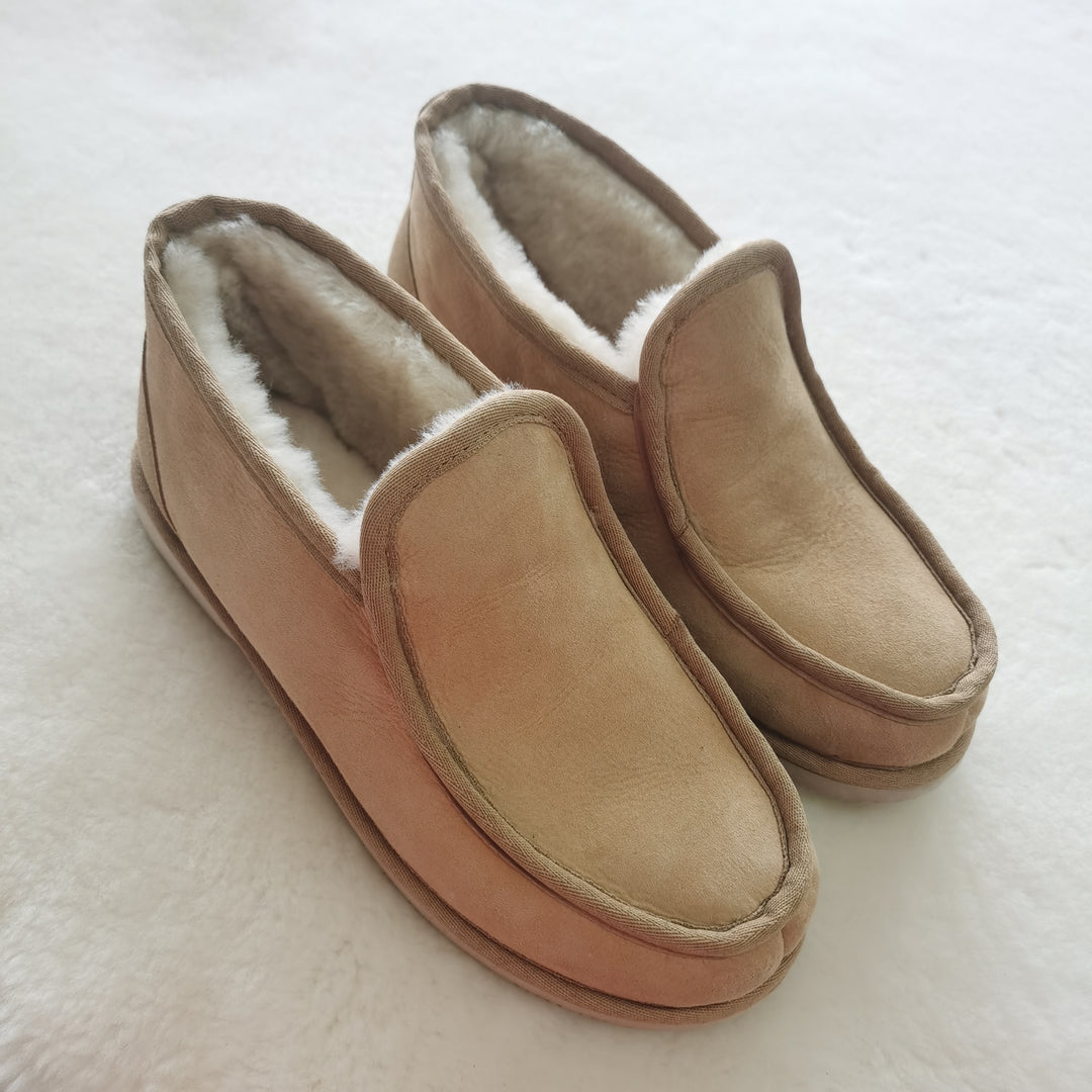 HUGLIE Slippers - The Den