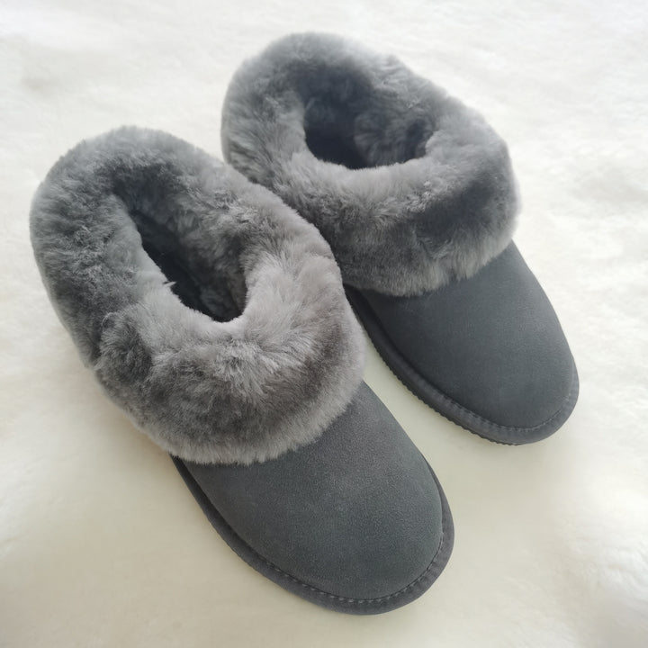 HUGLIE Slippers - Plush Womens