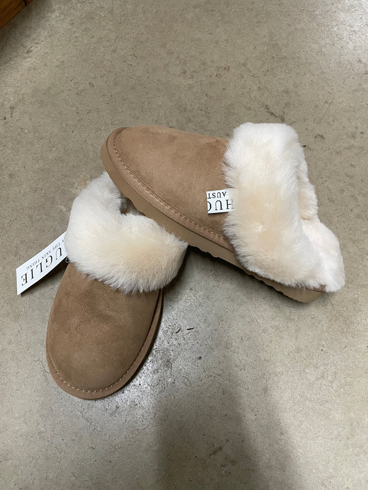 HUGLIE Slippers - Cozee Scuffs