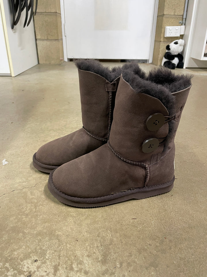 HUGLIE UGG Boots - Haven 3/4 Button