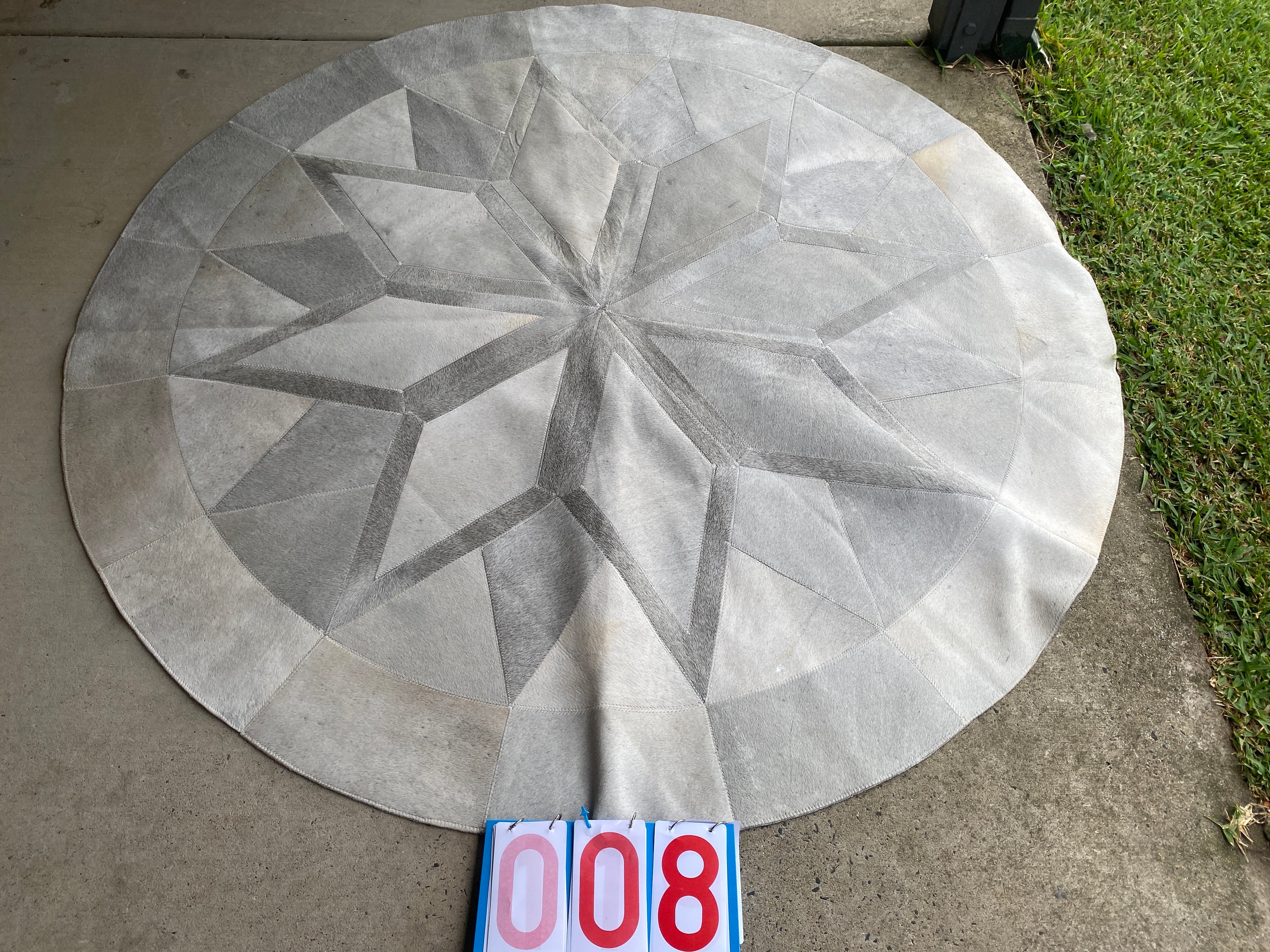 Cowhide - Round Patchwork Small