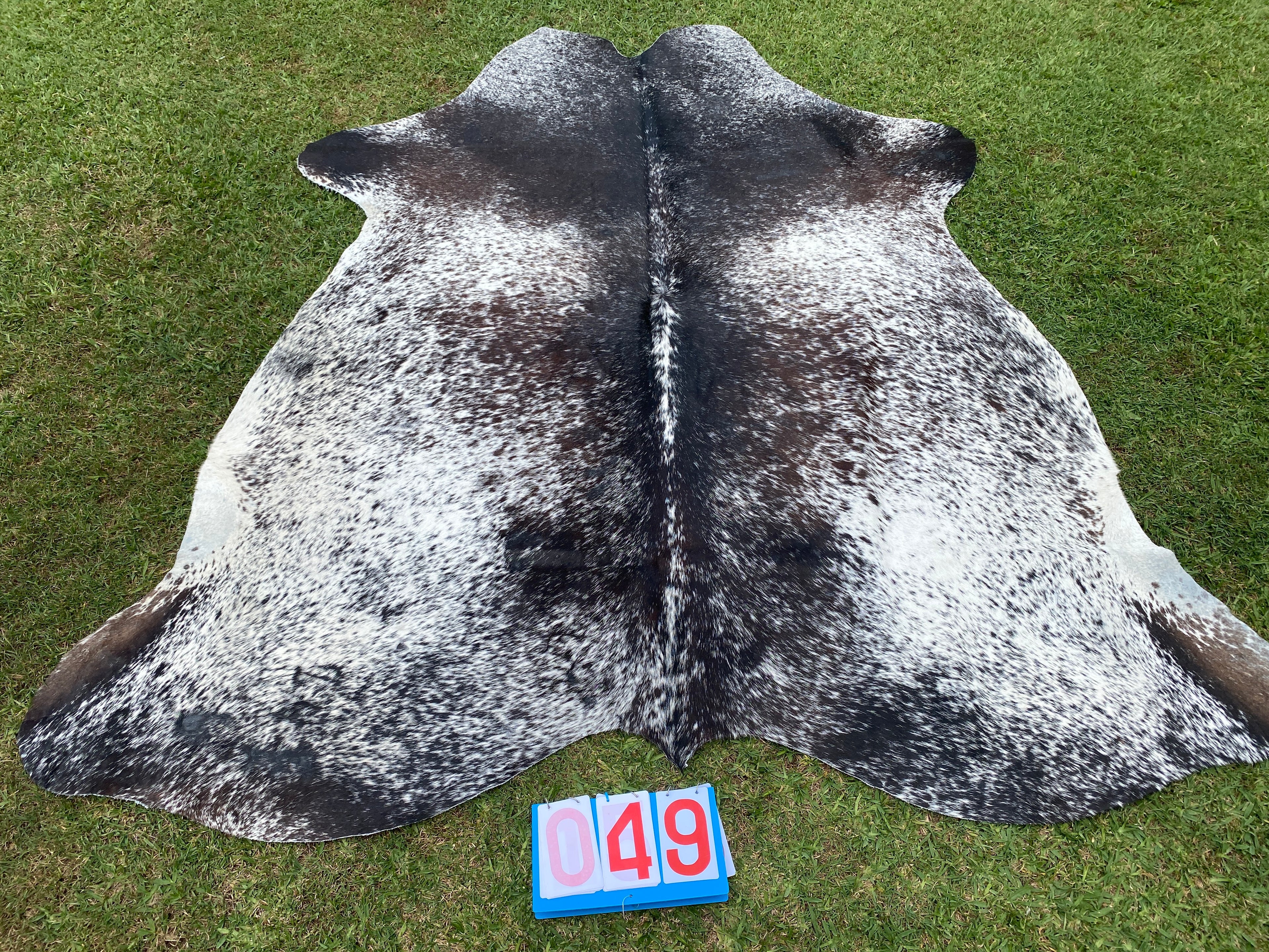 Cowhide 49 Salt & Pepper Tri Colour