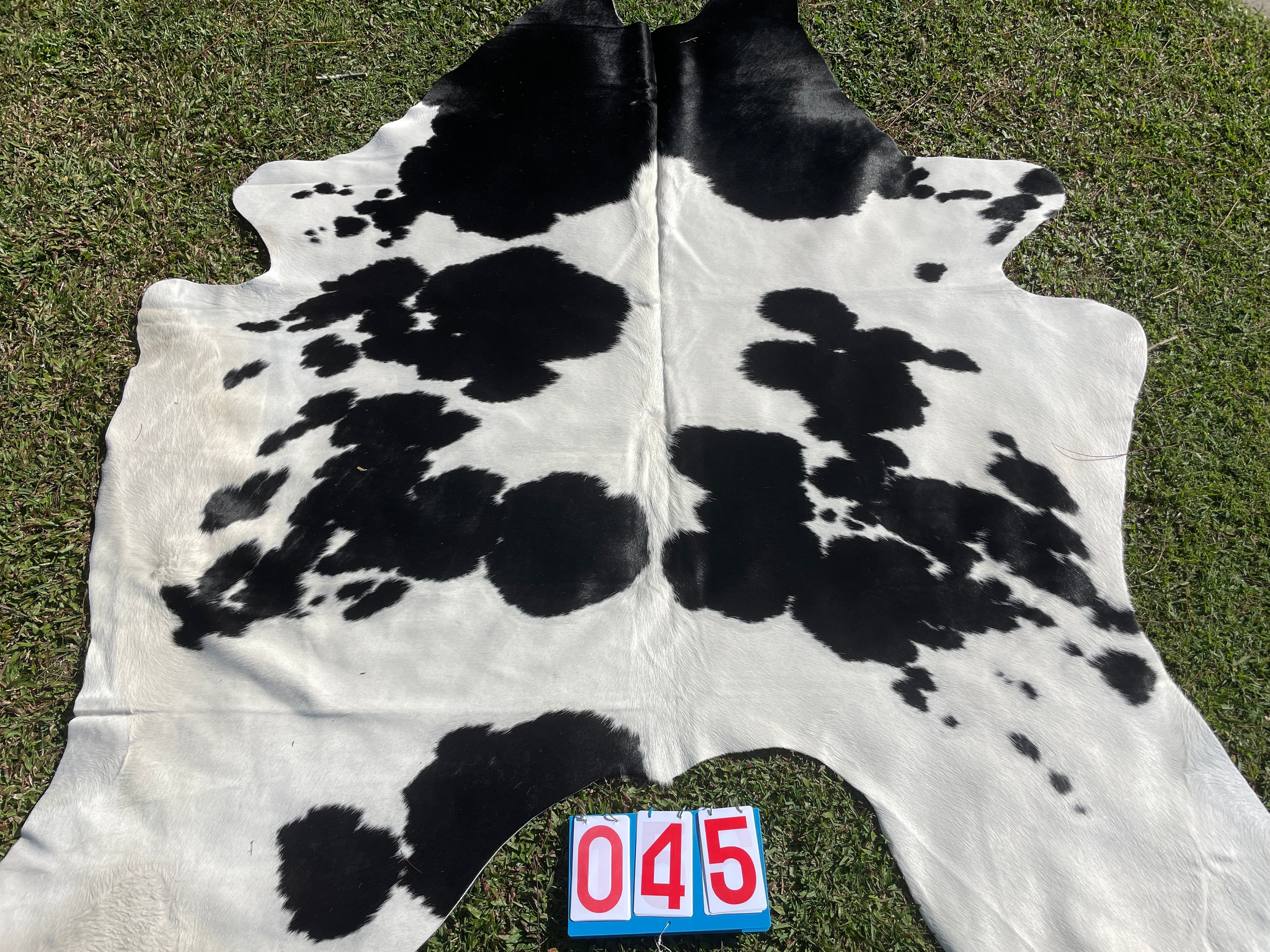 Cowhide 45 Black White