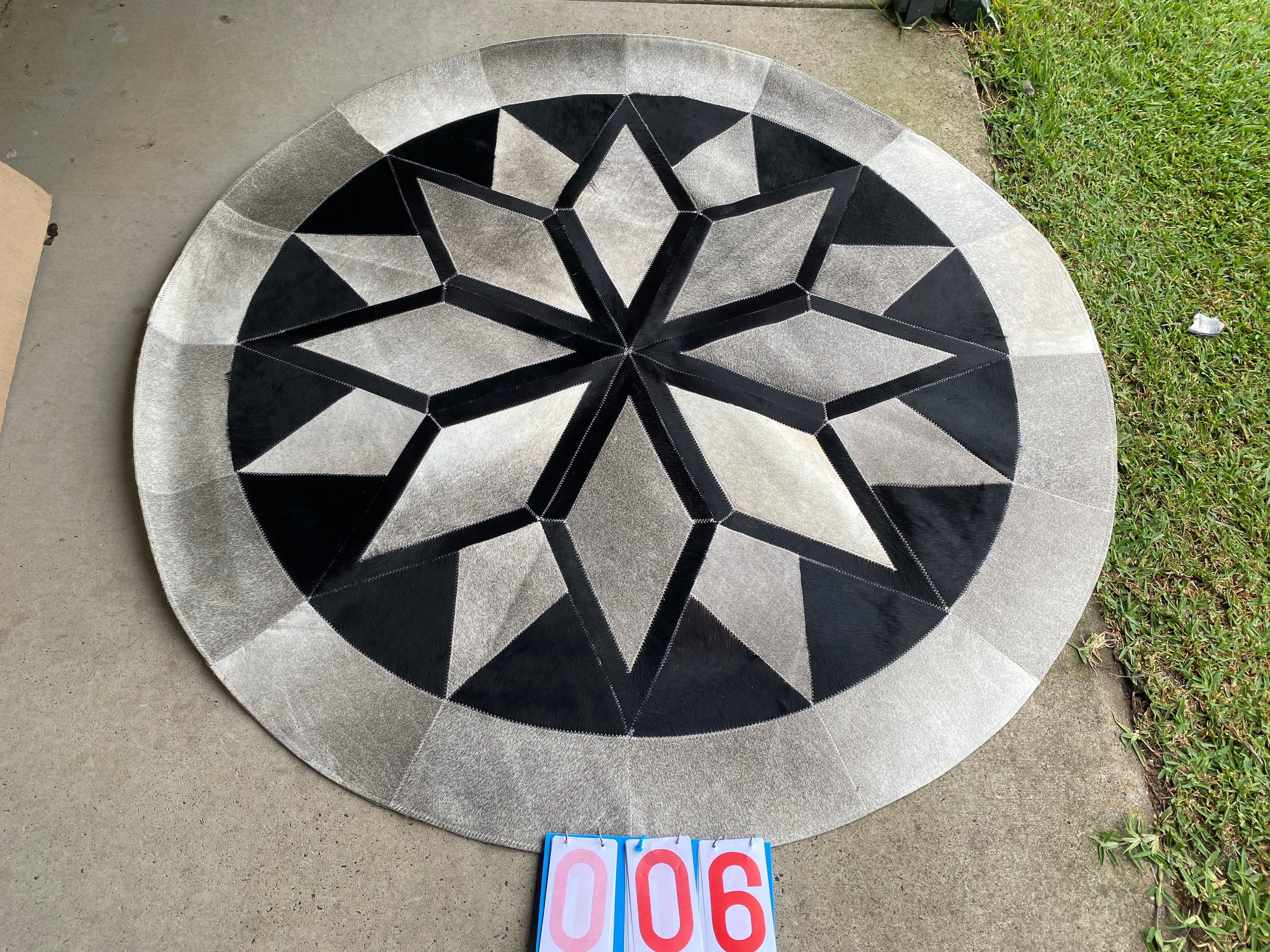 Cowhide - Round Patchwork Small
