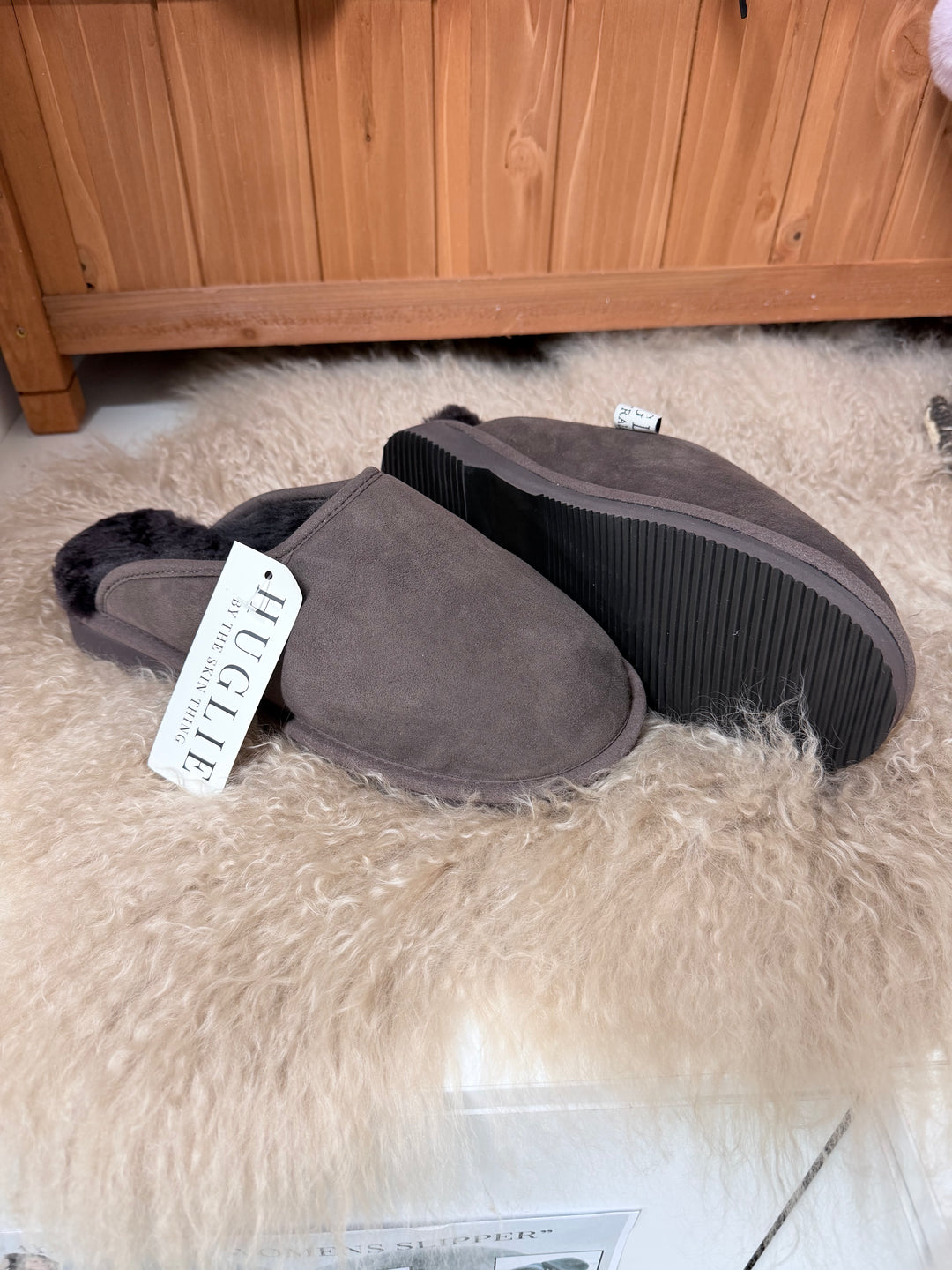 HUGLIE UGG Boots - Ridge Scuffs