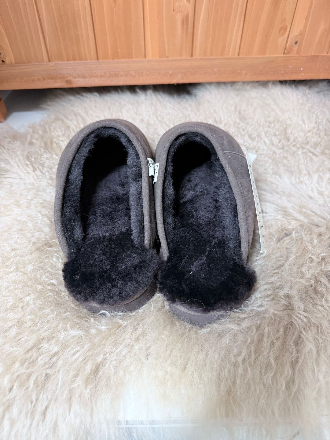 HUGLIE UGG Boots - Ridge Scuffs