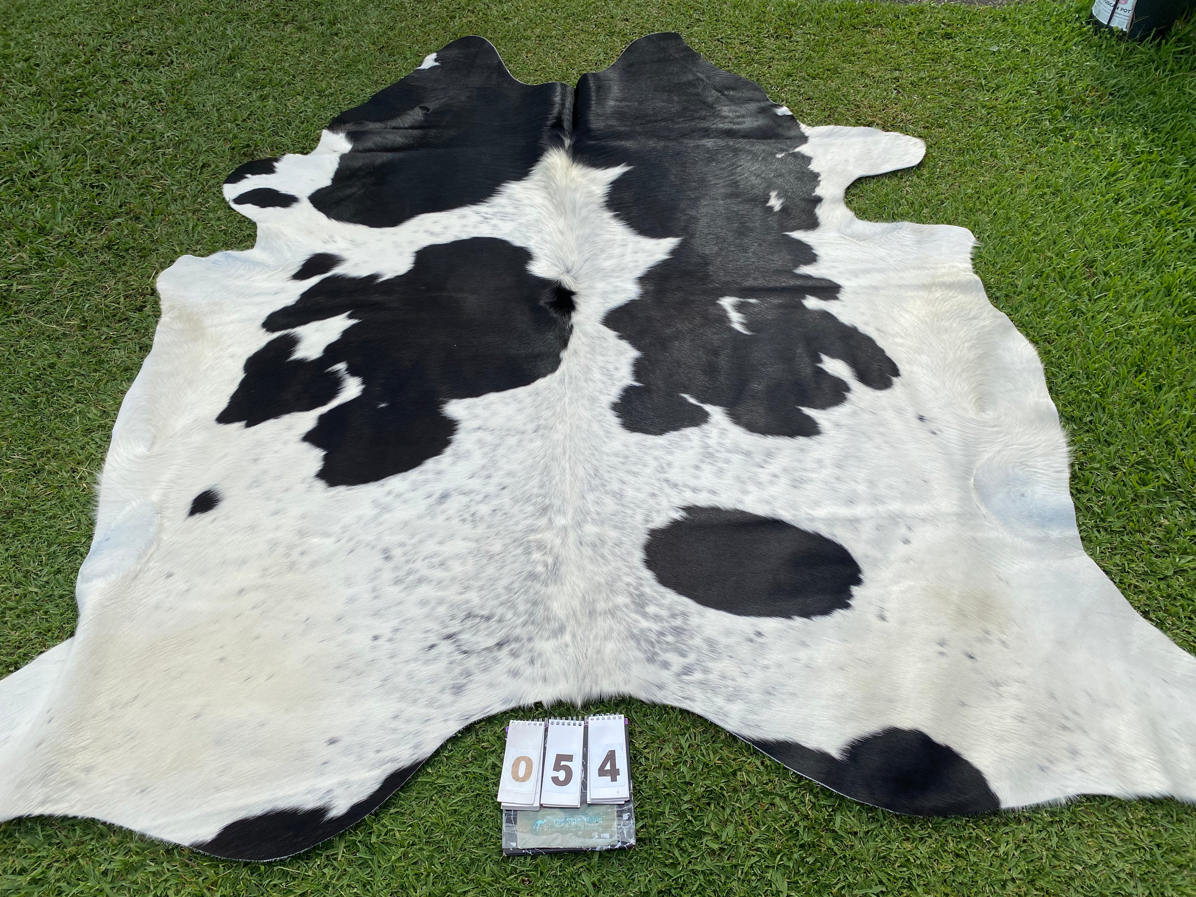 Cowhide 54 Black White Speckled