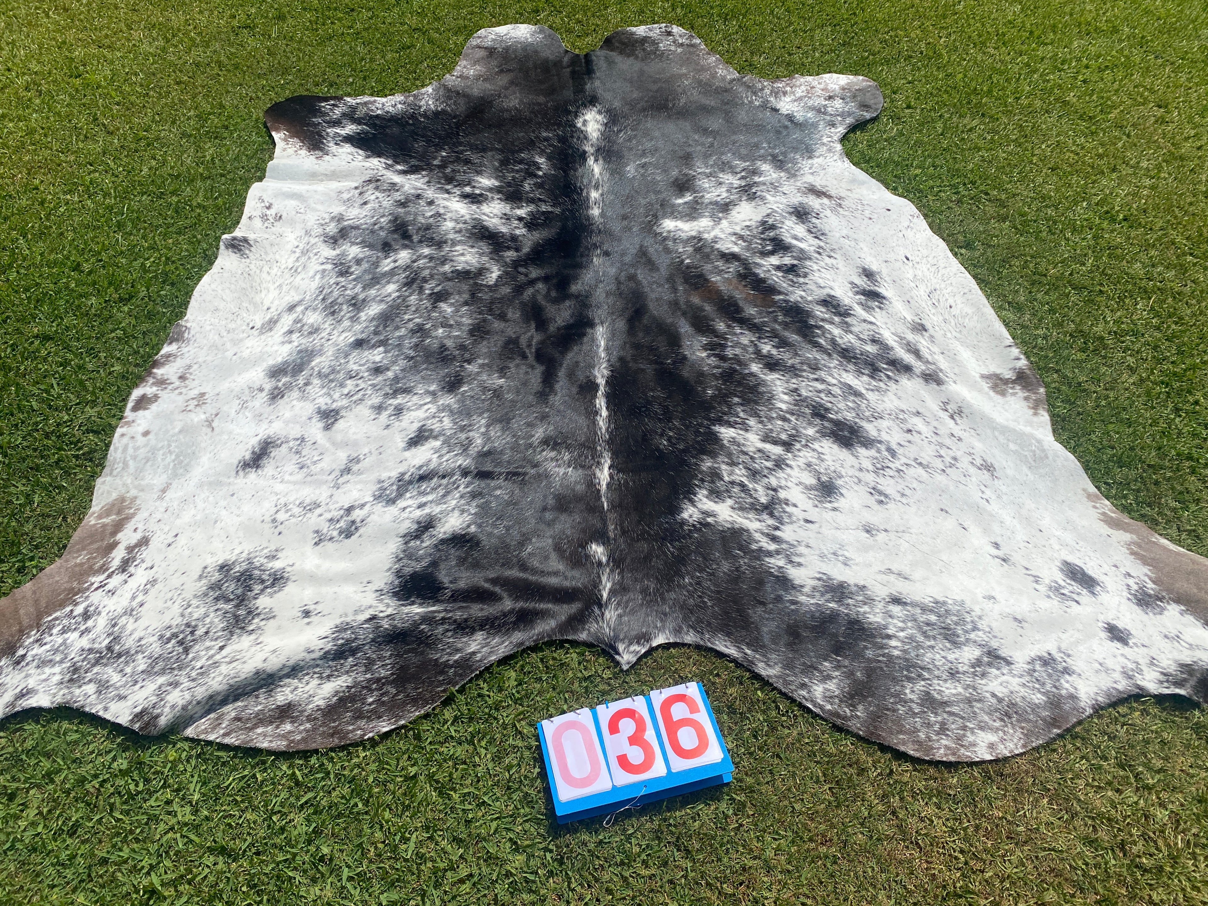 Cowhide 36 Salt & Pepper