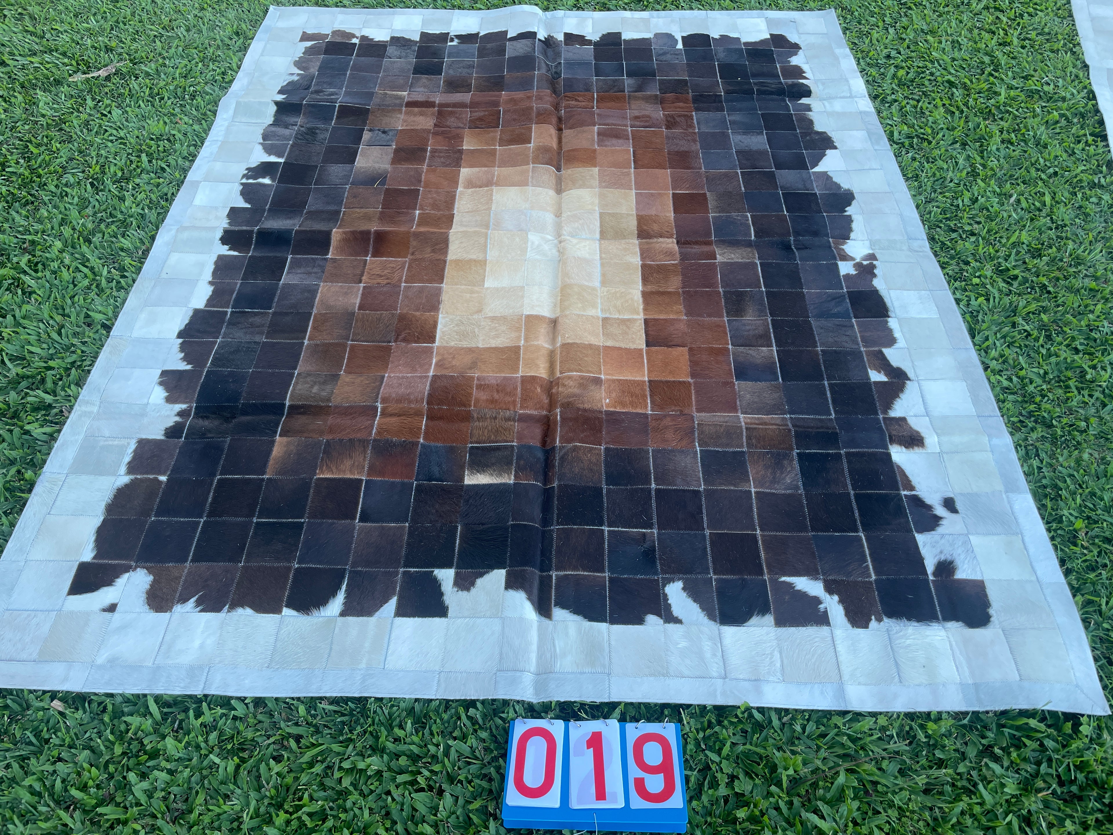 Cowhide - Patchwork Rug 19