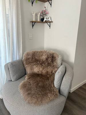 Open image in slideshow, Sheepskin Rug - Taupe
